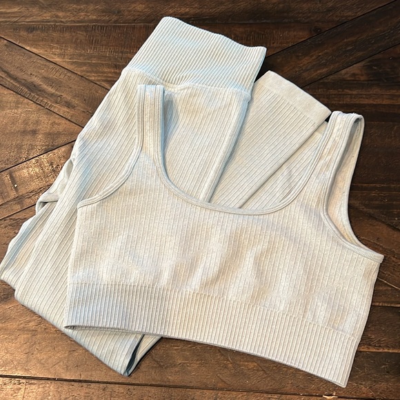 🔥5 for $25 | Olchee 2 Piece High-Waisted Activewear Set - Light Blue Small - Picture 3 of 5